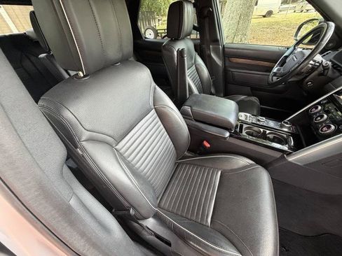 Used 2017 Land Rover Discovery HSE Luxury AWD/4WD image 15