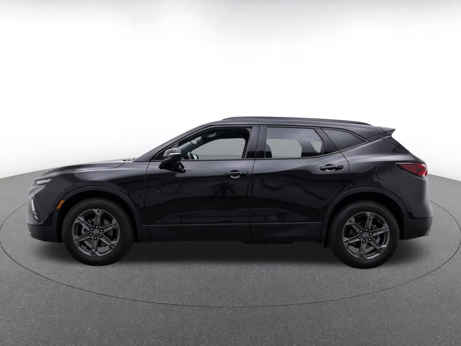 Used 2026 Chevrolet Blazer LT FWD image 4