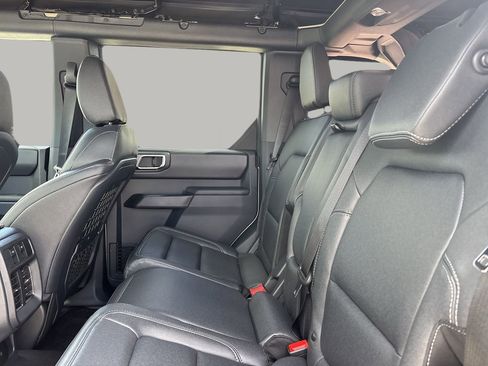 New 2025 Ford Bronco Badlands image 15