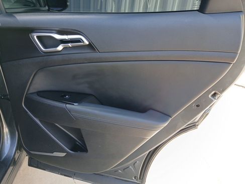 Used 2023 Kia Sportage EX image 15