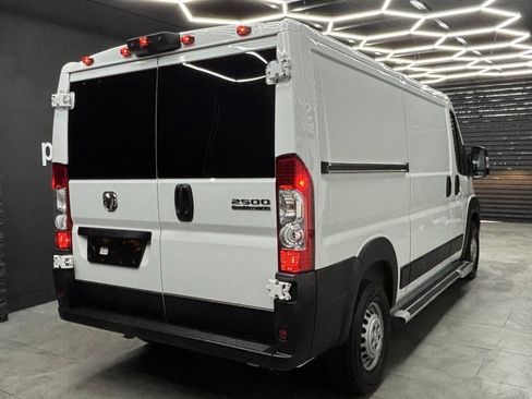 Used 2025 RAM ProMaster 2500 w/ U-Haul Equipment Group FWD image 11