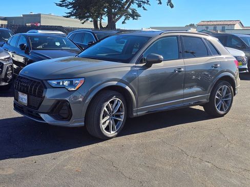 Used 2022 Audi Q3 2.0T Premium w/ Black Optic Sport Package image 2