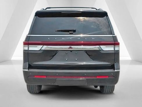 Used 2023 Lincoln Navigator L Reserve AWD/4WD image 6