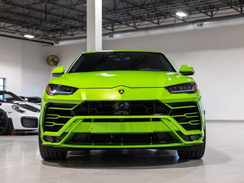 Used 2022 Lamborghini Urus image 2
