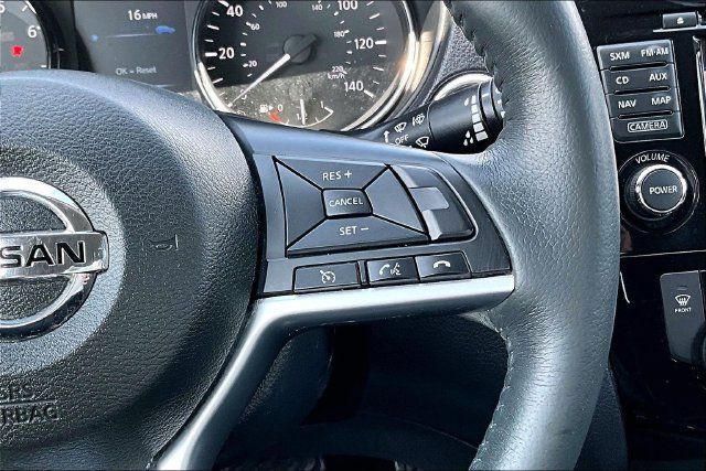 Certified 2017 Nissan Rogue SV w/ SV Premium Package AWD/4WD image 12