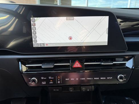 Used 2025 Kia Niro EX image 20