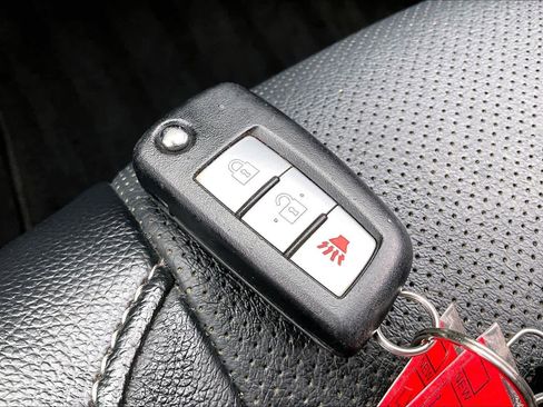 Used 2020 Nissan Rogue Sport S FWD image 15