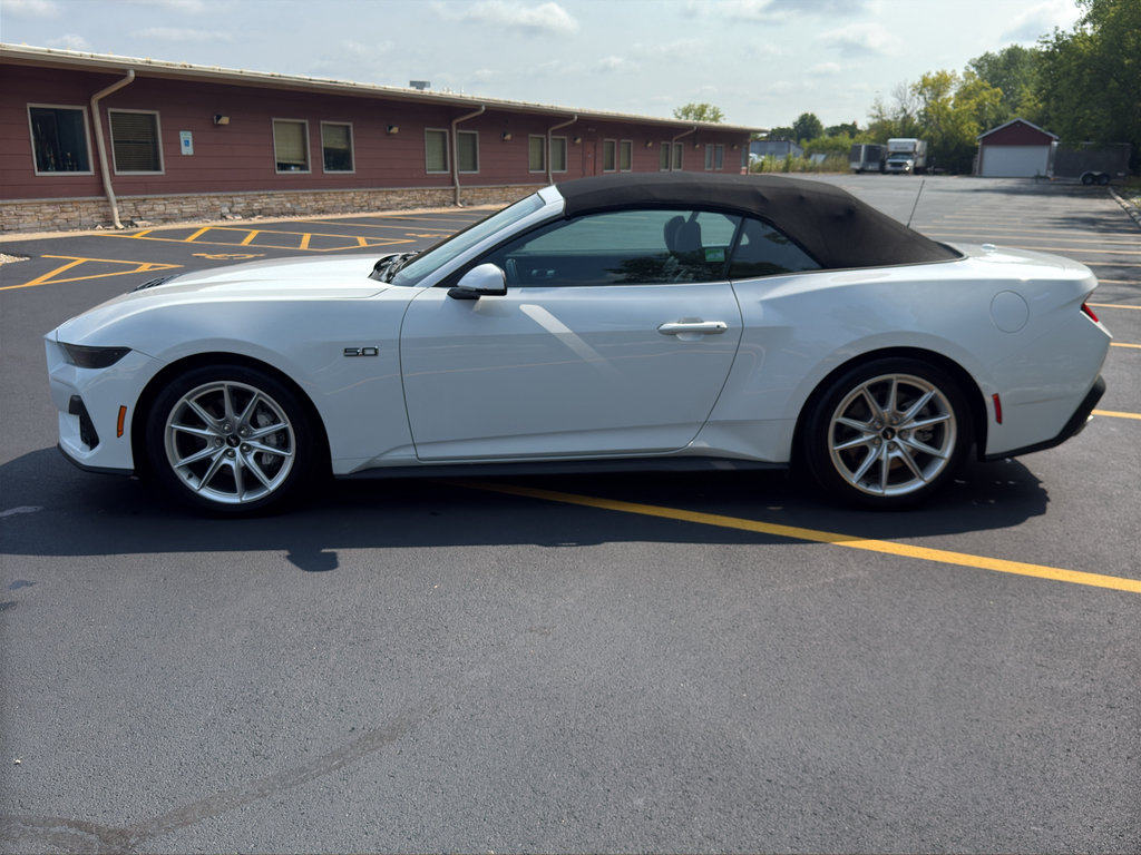 Used 2025 Ford Mustang GT Premium RWD image 9