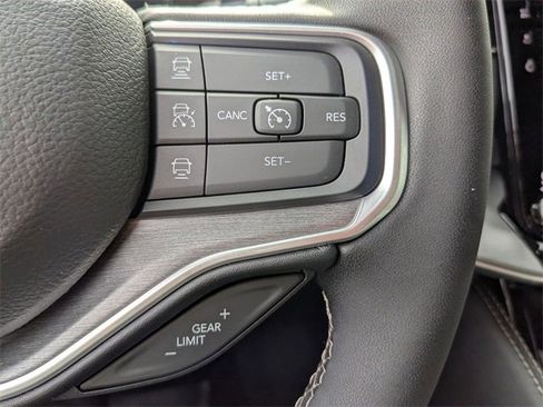 New 2025 Jeep Wagoneer Series II image 18