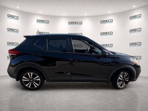 Used 2018 Nissan Kicks SV w/ Exterior Electronics Package FWD image 8