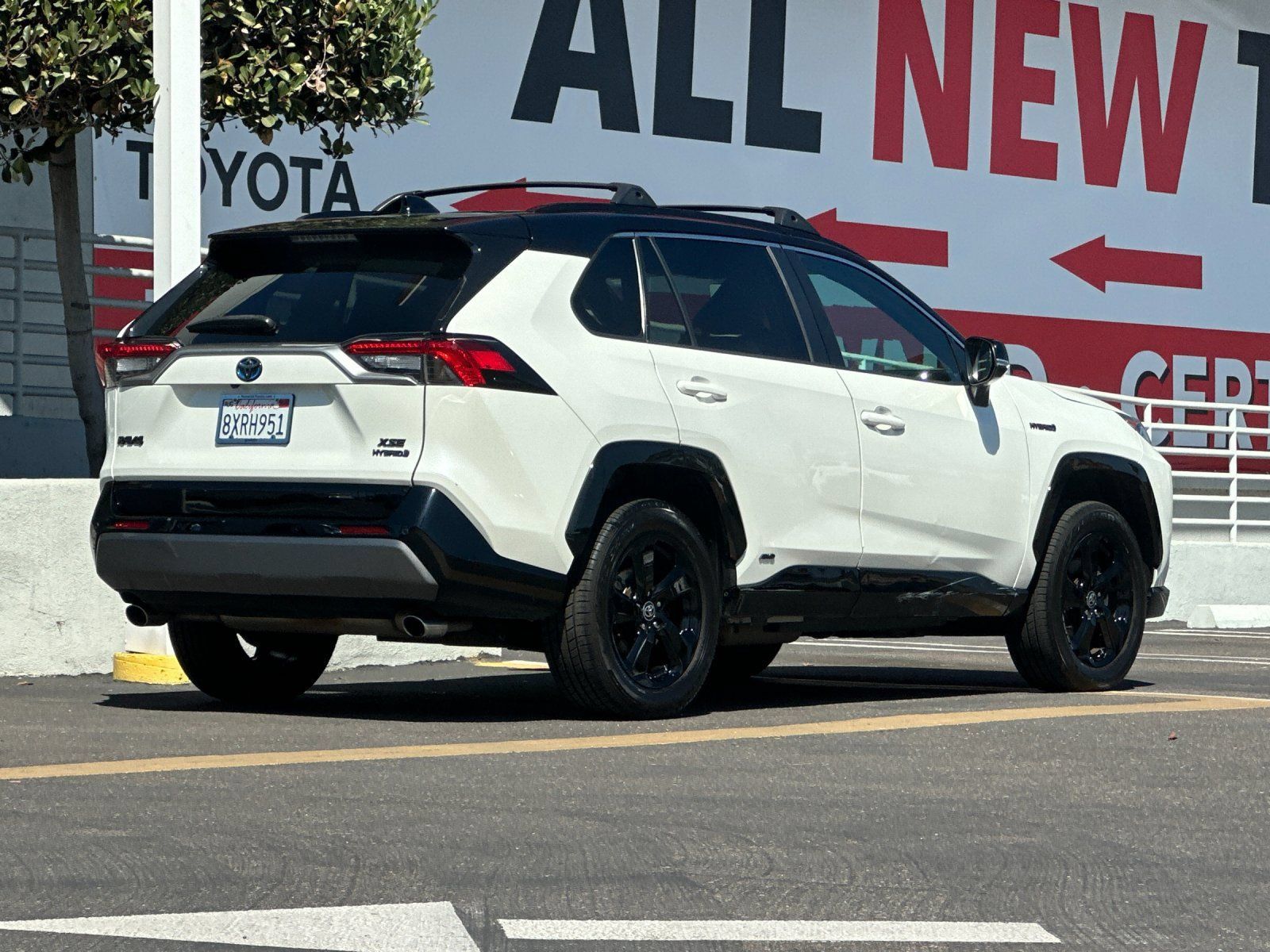 Used 2021 Toyota RAV4 XSE AWD/4WD image 5