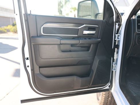 New 2026 RAM 2500 Big Horn AWD/4WD image 13