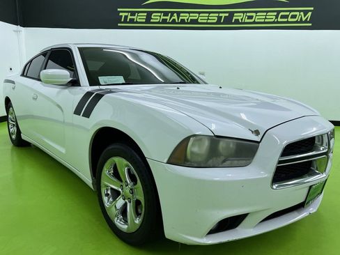 Used 2011 Dodge Charger Rallye RWD image 2
