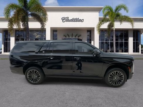 Certified 2025 Cadillac Escalade ESV Sport Platinum AWD/4WD image 17