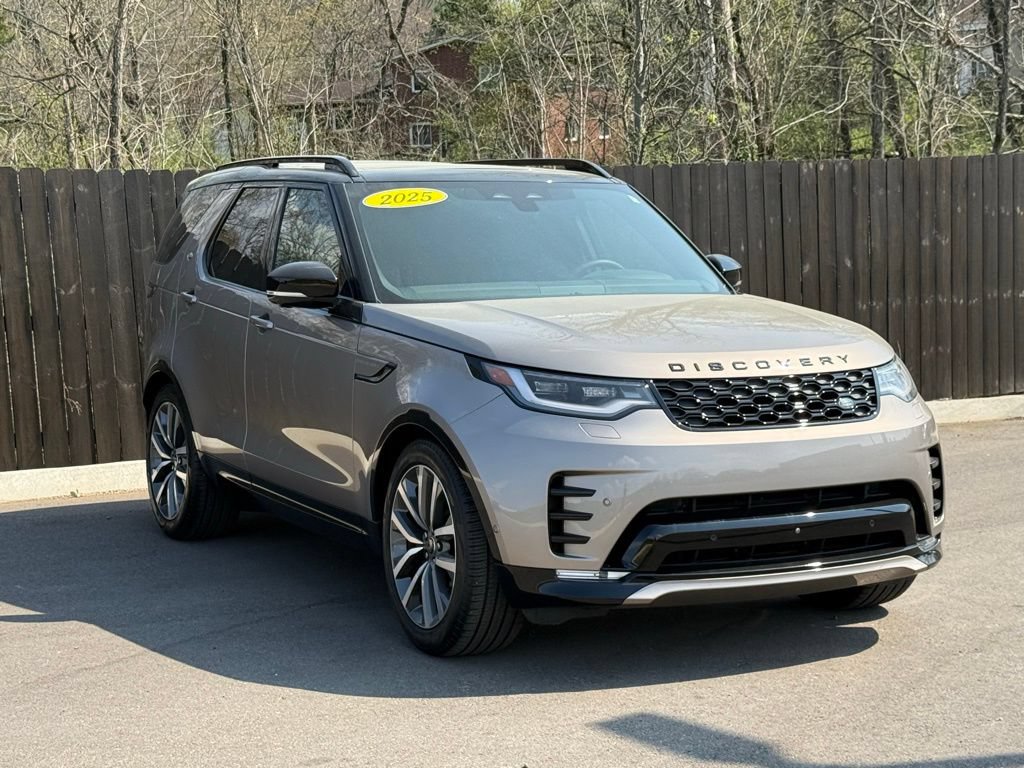 Certified 2025 Land Rover Discovery Dynamic SE AWD/4WD image 8