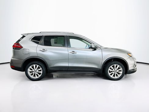 Used 2018 Nissan Rogue SV w/ Premium Package AWD/4WD image 10