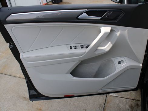 Certified 2024 Volkswagen Tiguan SE R-Line w/ MDO Package, Two-Row image 9