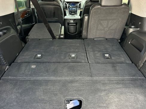 Used 2020 Cadillac Escalade Luxury w/ Escalade Sport Edition image 18