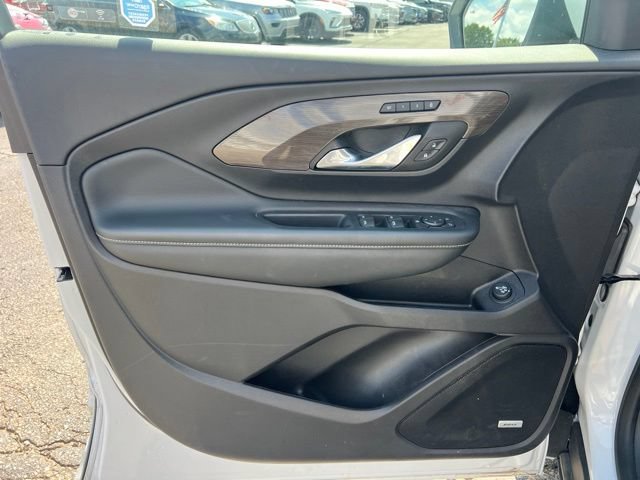 Used 2024 GMC Terrain Denali w/ Denali Premium Package AWD/4WD image 21