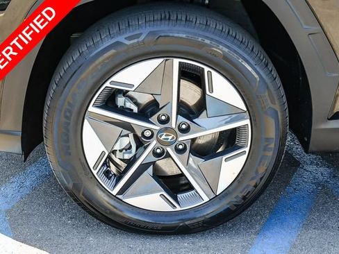 Certified 2025 Hyundai Tucson SEL AWD/4WD image 9