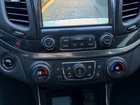 Used 2018 Chevrolet Impala LT image 11