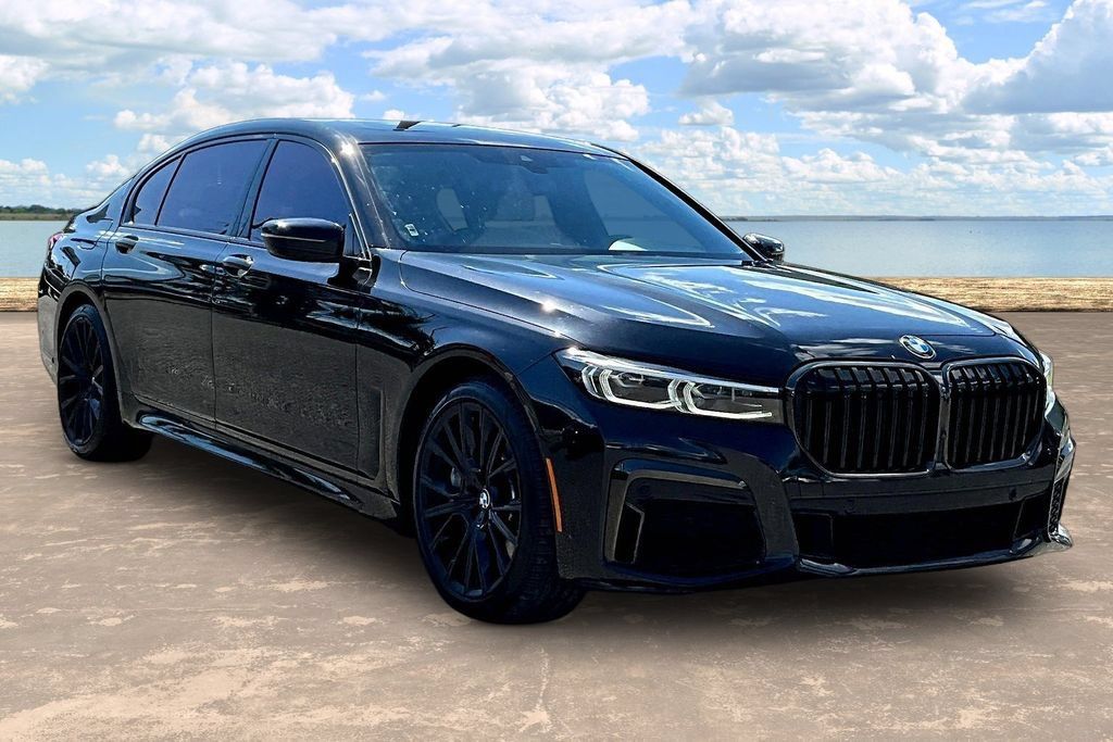 Used 2021 BMW 750i xDrive w/ Executive Package AWD/4WD image 3