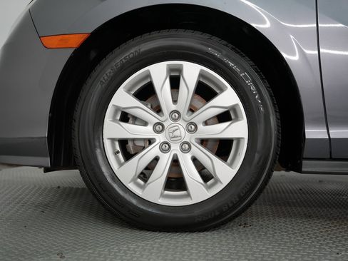Used 2018 Honda Odyssey LX image 53