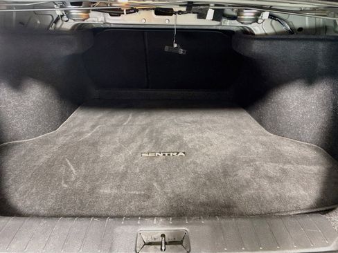 Used 2022 Nissan Sentra SV FWD image 35