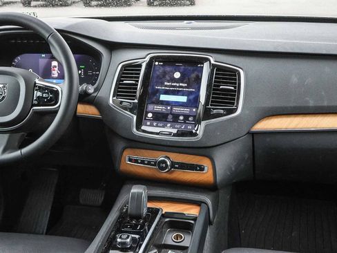 Used 2024 Volvo XC90 T8 Plus w/ Protection Package Premier AWD/4WD image 25