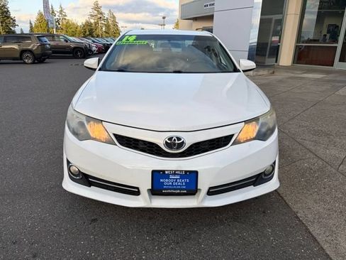 Used 2014 Toyota Camry SE w/ Fleet Convenience Package FWD image 3