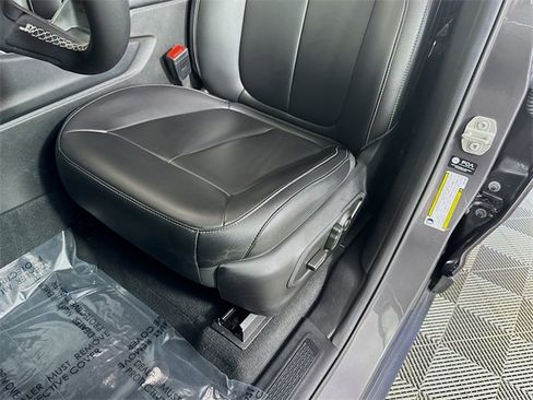 Used 2024 Jeep Grand Cherokee L Limited image 15