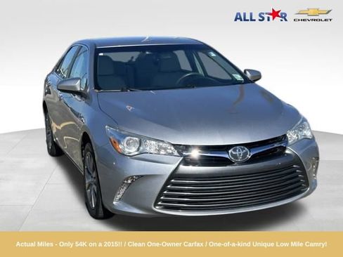 Used 2015 Toyota Camry LE image 1