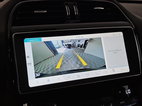 Used 2018 Jaguar F-PACE Portfolio AWD/4WD image 23