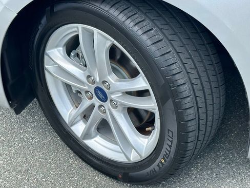 Used 2018 Ford Fusion SE w/ Fusion SE Technology Package FWD image 39