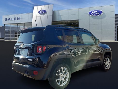 Used 2019 Jeep Renegade Latitude w/ Cold Weather Group image 4