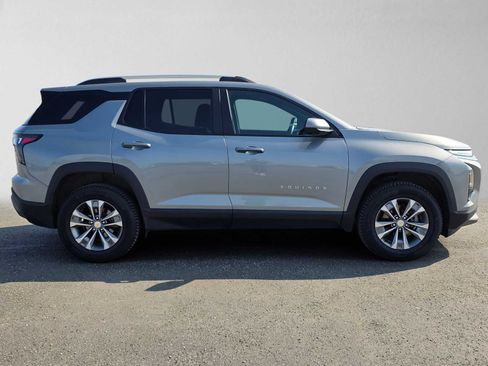 Certified 2025 Chevrolet Equinox LT w/ Convenience Package II AWD/4WD image 2