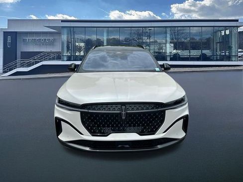 New 2026 Lincoln Nautilus Reserve w/ Jet Appearance Package AWD/4WD image 2