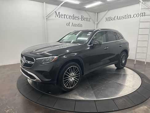 Used 2026 Mercedes-Benz GLC 300 image 3