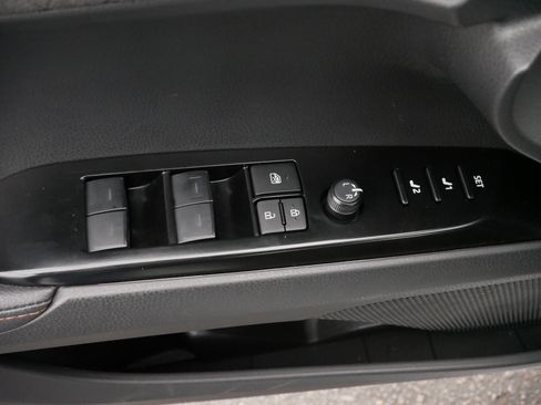 Used 2025 Toyota Camry XLE image 19