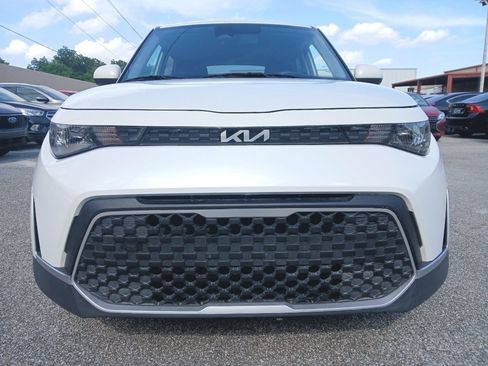 Used 2024 Kia Soul LX w/ Option Group 015 FWD image 2