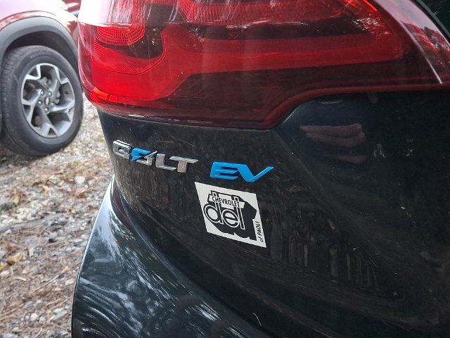 Used 2019 Chevrolet Bolt Premier FWD image 9