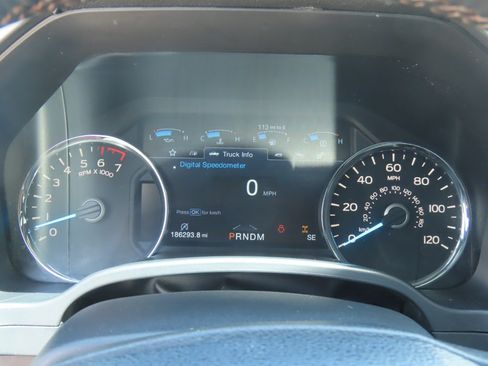 Used 2018 Ford F150 Platinum w/ Equipment Group 701A Luxury RWD image 29