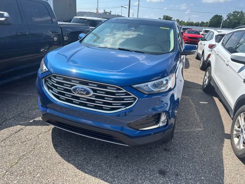 Used 2020 Ford Edge Titanium FWD image 3