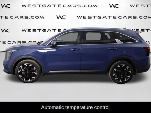 Used 2025 Kia Sorento EX FWD image 5