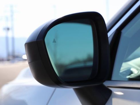 Used 2023 Nissan Rogue S image 9