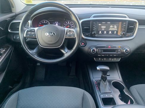 Used 2020 Kia Sorento S image 21