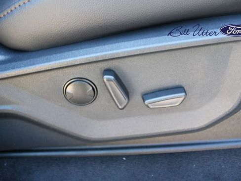 New 2026 Ford F250 Lariat w/ Black Appearance Package image 8