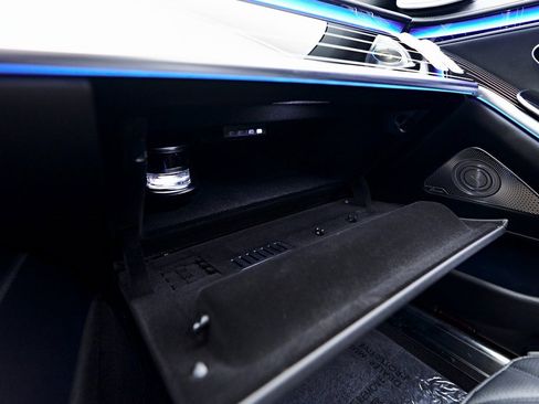 Used 2025 Mercedes-Benz Maybach S 580 4MATIC image 97