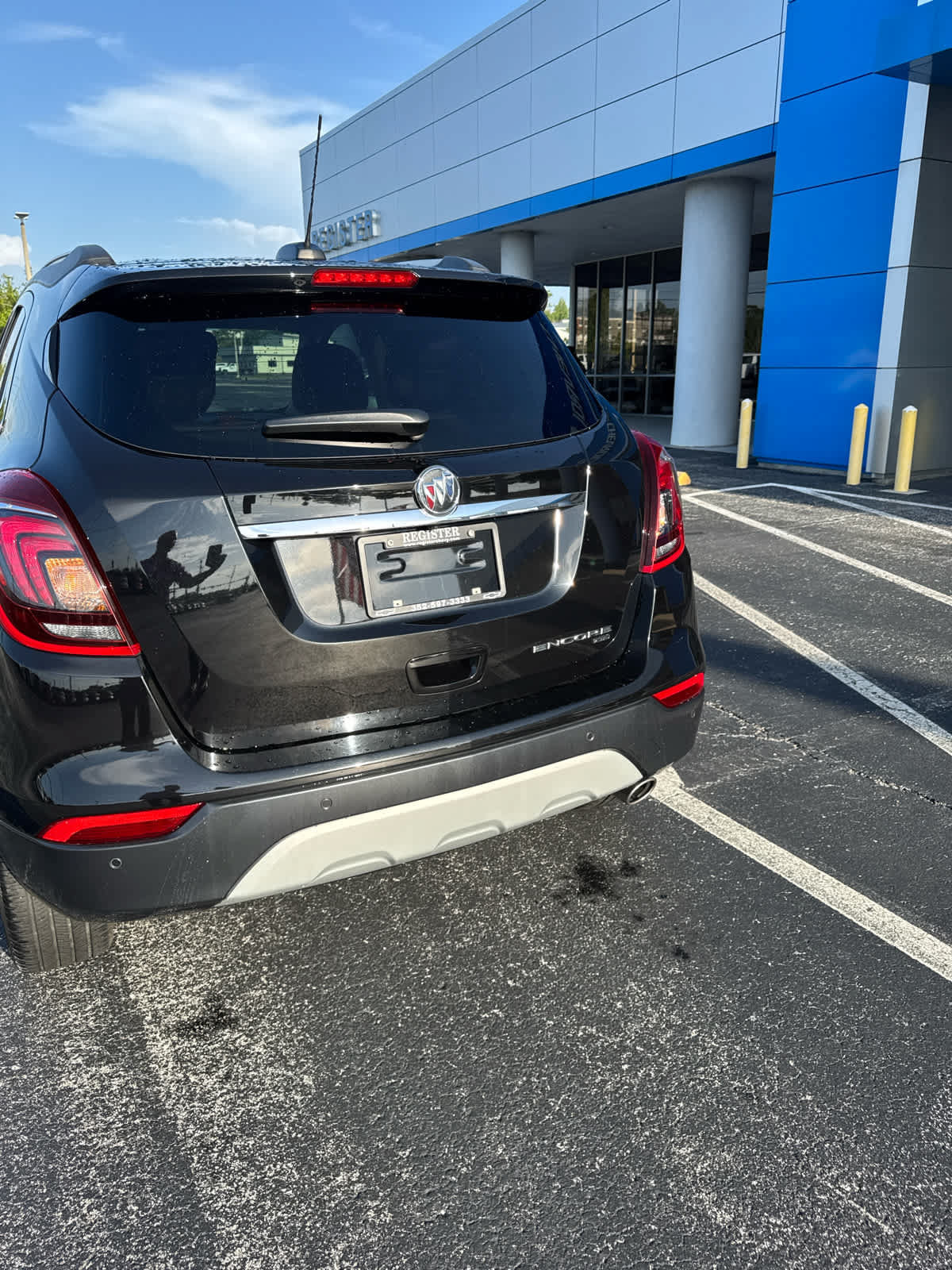 Used 2019 Buick Encore Essence w/ Experience Buick Package AWD/4WD image 6
