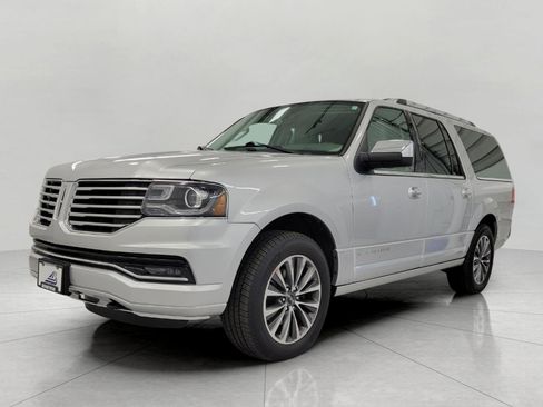 Used 2015 Lincoln Navigator L 4WD image 12